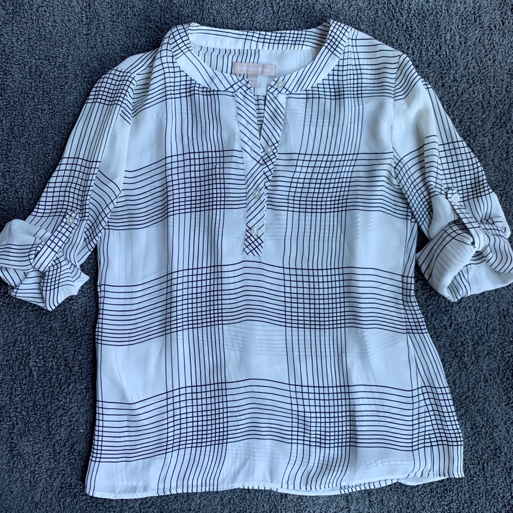 Banana Republic white and black blouse